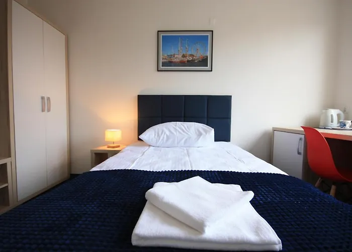 Studencki Dom Marynarza Pasat ホステル *