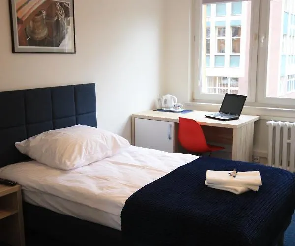 Studencki Dom Marynarza Pasat ホステル *