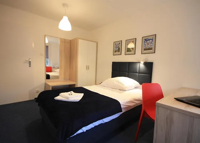 Studencki Dom Marynarza Pasat ホステル *